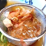 鮨とラーメン うおがしや 野毛 - 削りたての鰹節　食べても美味しいよ