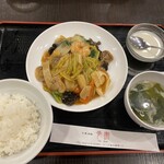 토셰 카이힌마쿠하리점 - 日替わり定食