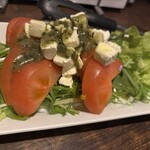 魚酔 - トマトとクリームチーズのバジルソース