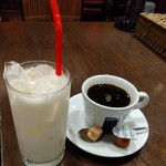 スープカレーlavi - セットドリンク　プレーンラッシー　420円/ホットコーヒー　420円