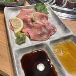 구로게 와규 잇토우가이 야키니쿠 도톤보리 미츠루 소우혼텐 - 