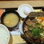 松屋 - 料理写真:ちいかわのすき焼き鍋膳