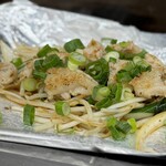 お好み焼き ふじや - 玉ねぎとニラの甘みも抜群、タレの味付けも抜群
       ゞ(*｡｡)ﾉうっ！ ヾ('ﾛ'*)ﾉ"まッぁーーー！