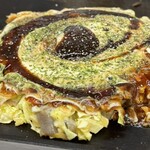 お好み焼き ふじや - キャベツの存在感、すじ肉のダシ、ソース
      
      ( "ºДº")ﾉ お好み焼きを愛するすべての方に♡