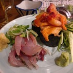 三代目とも - 鯵の刺身(580円)、赤貝の刺身(880円)