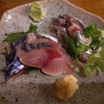 三代目とも - 〆鯖(580円)、イワシの刺身(380円) 