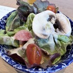 TEA ROOM KIKI - サラダ（りんごと玉ねぎの発酵ドレッシング）
