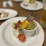 ツムギ キッチン - セットのサラダ