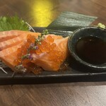 釜めし 博多焼き鳥 個室居酒屋 炭ス。 - サーモンといくらの親子お造り