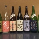 Koshitsu Kashikiri Shouwa Retoro Izakaya Tsudokko - 10種類以上日本酒取り揃え