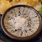 魚とめし かねむ食堂 - ｢平目天ぷら用 藻塩｣アップ これが秀逸！