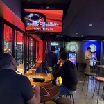 KARAOKE & SPORTS BAR P3 - 