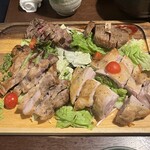 肉系居酒屋 肉十八番屋 - 
