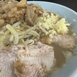 俺の生きる道 - 料理写真:ラーメン全マシ（UP）