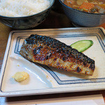 津久紫 - 「サービスランチ 650円」、
      12/26(金)は「上鯖の塩焼きとおいしい具沢山の豚汁」