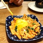 ほていちゃん - 上にのっている卵黄を箸でプツンと崩し…