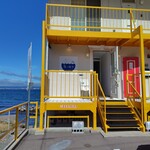 cafe 海と硝子 - お店の入り口