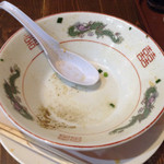 長町ラーメン - 完ペロするとニボニボ粉末がハッキリわかりますね。