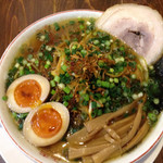 長町ラーメン - 長町ラーメン煮卵入り
      ネギ辛みあり(赤)トッピング
      Aランチで千円満腹セット