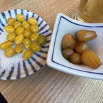 大衆酒場 晩杯屋 - 揚げぎんなん、らっきょう