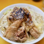 ラーメン ニンニク少し、焦がしアブラ