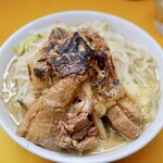 ラーメンエース - ラーメン ニンニク少し、焦がしアブラ