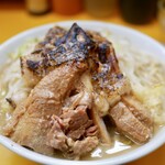 ラーメンエース - ラーメン ニンニク少し、焦がしアブラ