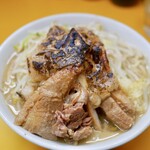 ラーメンエース - ラーメン ニンニク少し、焦がしアブラ