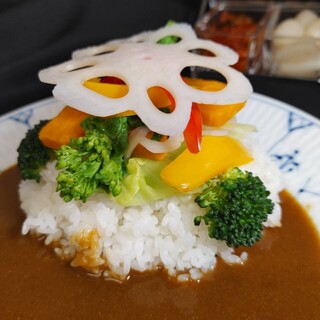 その時季ならではの一皿を堪能できる季節のトッピングメニュー