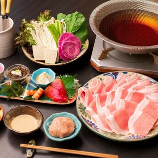 出汁と沖縄食材にこだわる