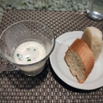 ドイツ料理 オストベルグ - ランチ（スープとパン）