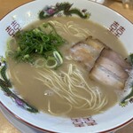 九州長浜ラーメン 南州屋 - 料理写真:とんこつらーめん（麺カタメ）＋替え玉（麺普通）
800円＋150円