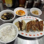 餃子の肉太郎 - 