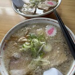 らーめん一平 - じとじとラーメンとラーメン