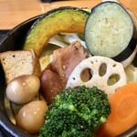 燻製とスパイスカレー けむり - この具沢山　スープカレーが見えません