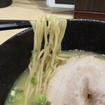 S.S CENTURY Plus 戸塚店 - 低加水の喉越しの良い細ちょいウェーブ麺