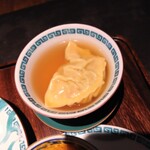 仁修樓 - 水餃子、スープ非常に旨い