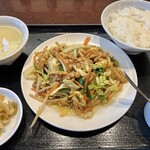 天府城 - 鶏肉と野菜の炒め（1,000円）