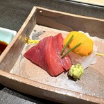 満福堂　夏輝 - 造り・噴火湾中トロ、長崎平目、北海道馬糞雲丹