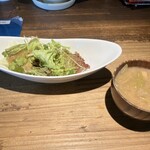 喫茶とちの木 - サラダ、味噌汁