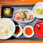 大衆酒場 藤沢ホルモン - 牛豚合盛り定食