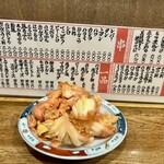 もつ焼 くろ - 芯が多めのキャベツしょうが  ￥420