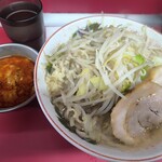 ラーメン二郎 - らーめん990円　ニンニク少し　豚チゲ150円