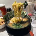 横浜家系 てつ家 - 