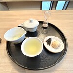 立礼茶席 SAHARI - ２煎目からは自分で。