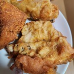 ケンタッキーフライドチキン - オリジナルチキンのリブ。オリジナルの方が衣も柔らかい