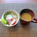 珈琲家 Koselig - セットのサラダとスープ