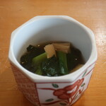 鮨處 慈 - 小松菜と油揚げ、茸のお浸し