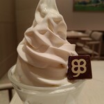 よつ葉ミルクプレイス - よつ葉の小さな白いパフェミルクプレイスVer.