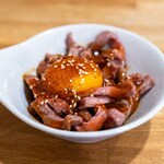 もつ焼き ジョン - 2026.1 牛モモユッケ（550円）